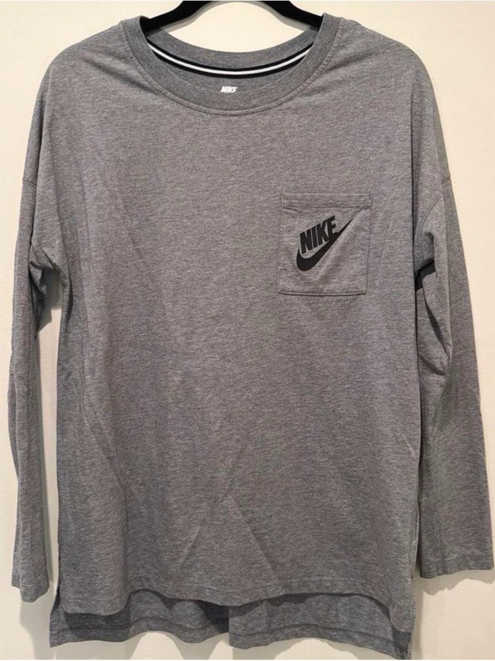 Nike | Sportswear Long Sleeve Small Pocket Tee